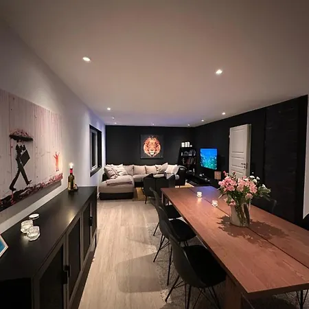 Remarkable 2-bed In Apartment